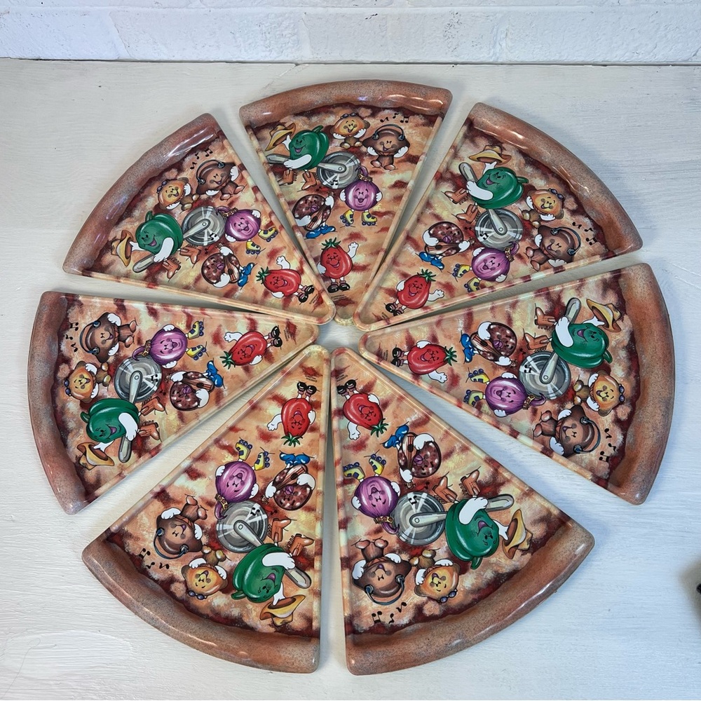 Vintage Hard Plastic Pizza Plates, Deborah Mallow Plates, Pizza Plates 7 PCs
